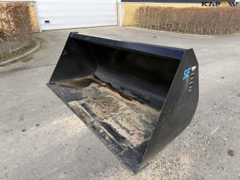 Bucket with Manitou hitch