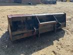 Bucket with Manitou hitch 5