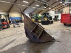 Bucket with S70 hitch 5