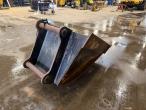 Bucket with S70 hitch 5