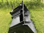 Bucket 230 cm with S70 hitch 5