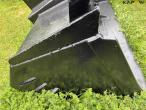 Bucket 230 cm with S70 hitch 17
