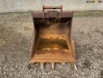 Bucket with S70 hitch 2