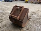 Bucket with S70 hitch 5