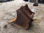 Bucket with S70 hitch 7