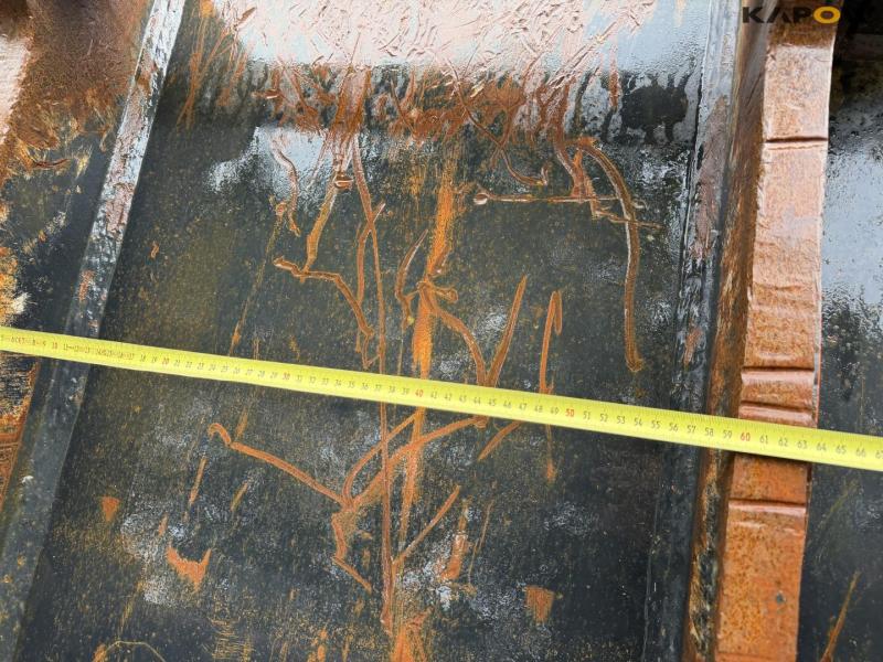 Bucket with S80 hitch 10