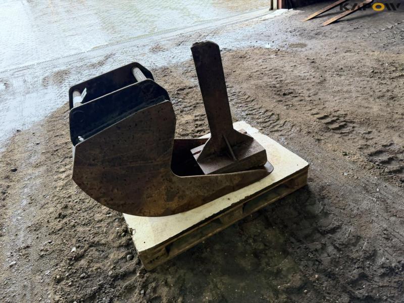 Shovel and cultivator with Hydrema hitch 7