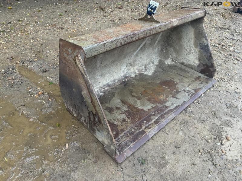 Bucket for quick hitch 3