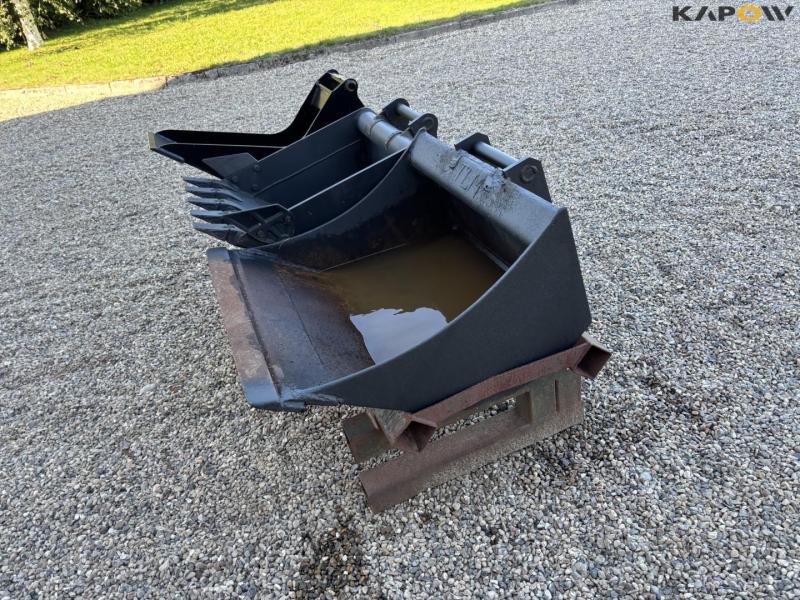 Buckets with Hydrema hitch 5