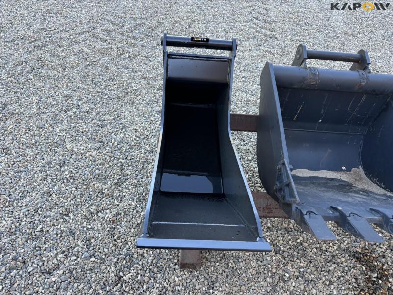 Buckets with Hydrema hitch 9