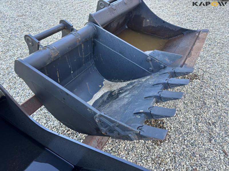 Buckets with Hydrema hitch 10