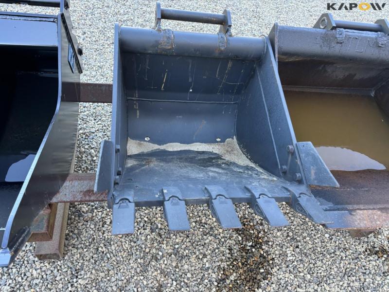 Buckets with Hydrema hitch 11