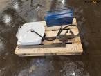 Bench vise, toolbox and compressed air roller 6