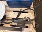 Bench vise, toolbox and compressed air roller 12
