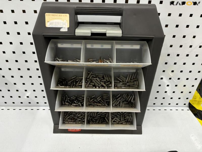 Screwdrivers, hammers, battery chargers and miscellaneous 39