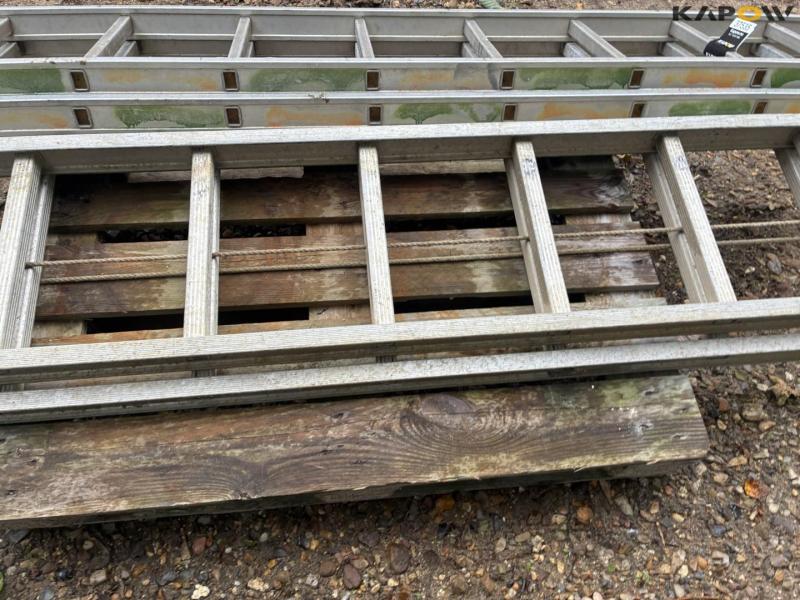 Sliding ladders - 2 pieces 11