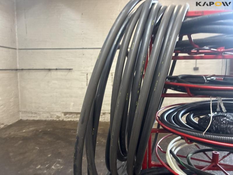 Hose rack with various hoses 27