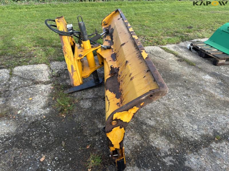 Snowplow hydraulically swiveling 4