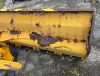 Snowplow hydraulically swiveling 17
