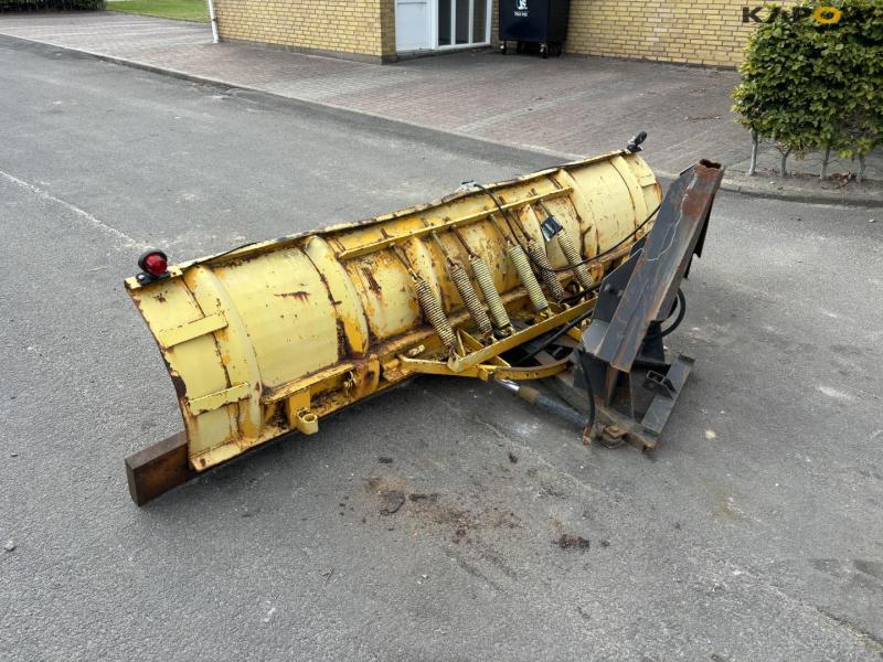 Snow plow with A-frame 7