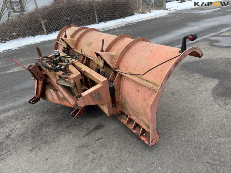 Snowplow with three-point hitch A-frame 5