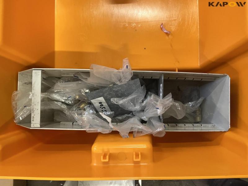 Column for hose reel and workshop equipment 15