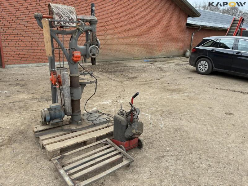 Column drilling machine 1