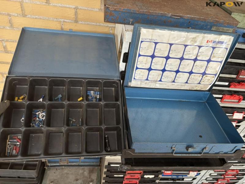 Assortment boxes with contents 18