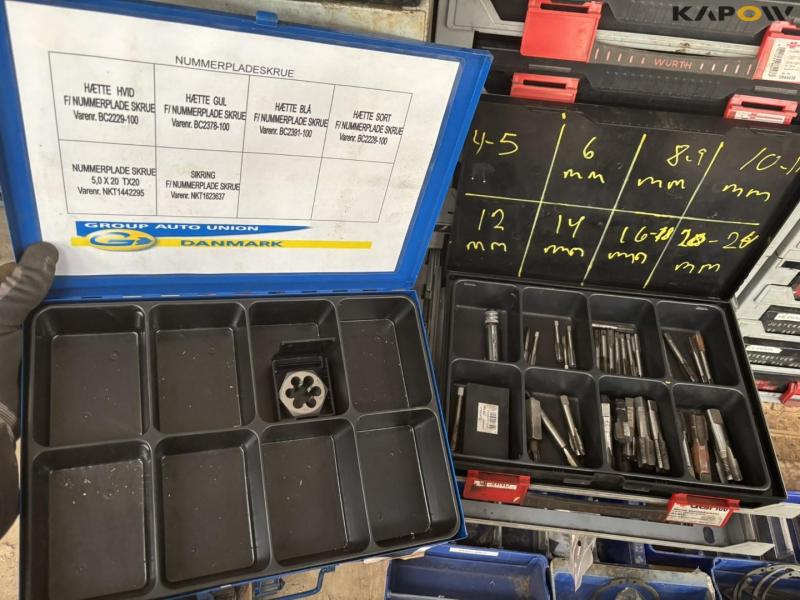 Assortment boxes with contents 33