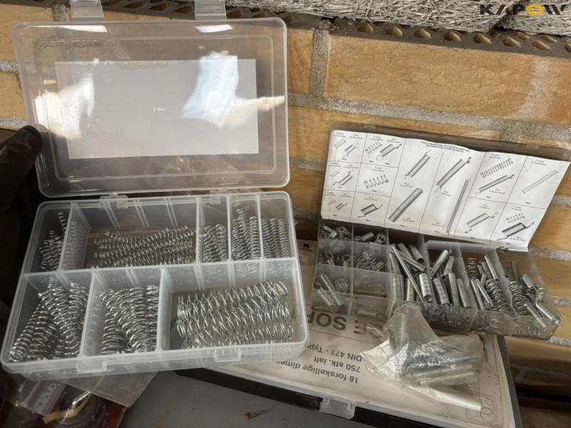 Assortment boxes with contents 35