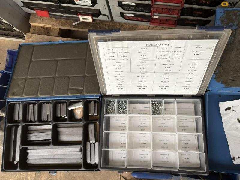 Assortment boxes with contents 45