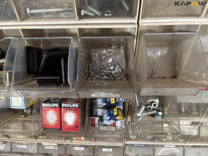 Assortment shelf with contents 11