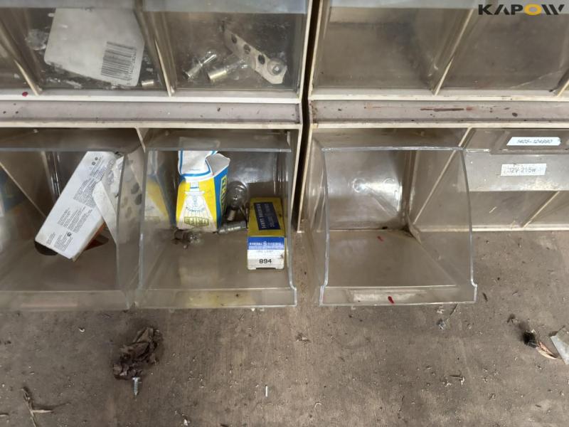 Assortment shelf with contents 17