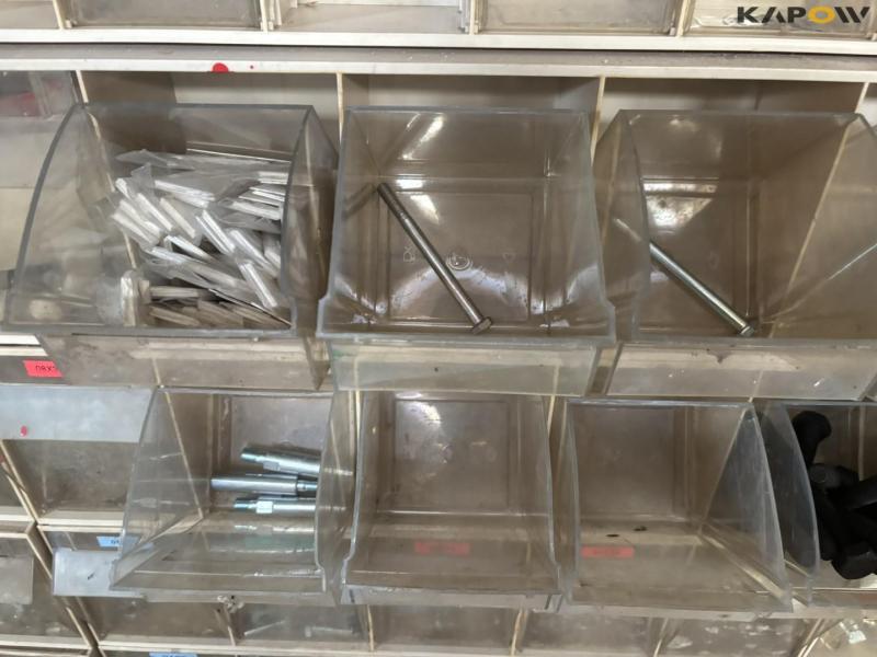 Assortment shelf with contents 22