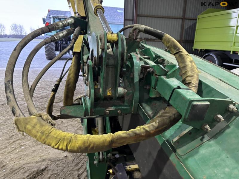 Spearhead Twiga 4000 HXF flail mower on arm 23