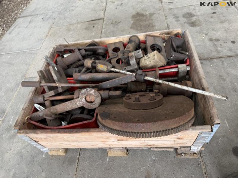 Special tools for Massey Ferguson 18
