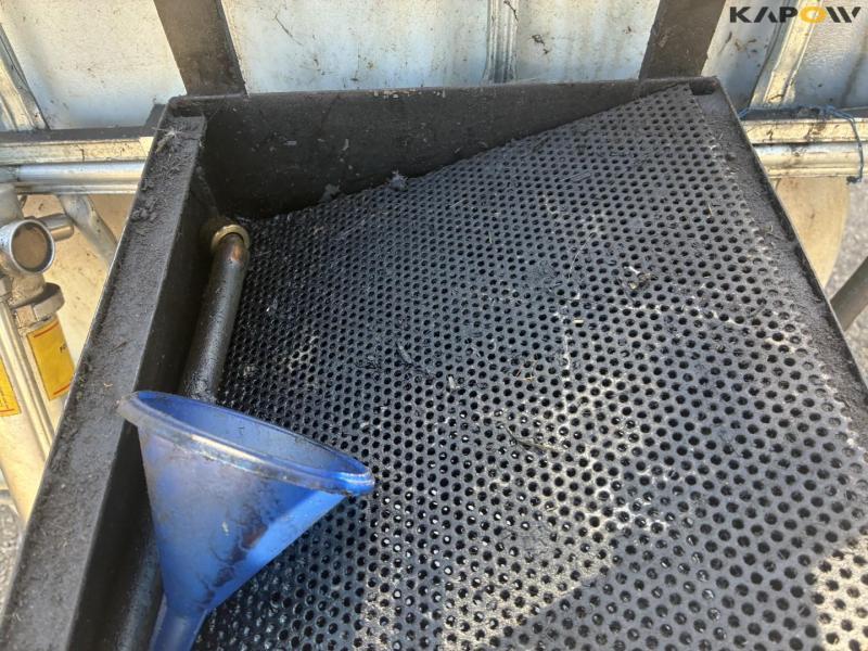 Waste oil equipment with pump 12