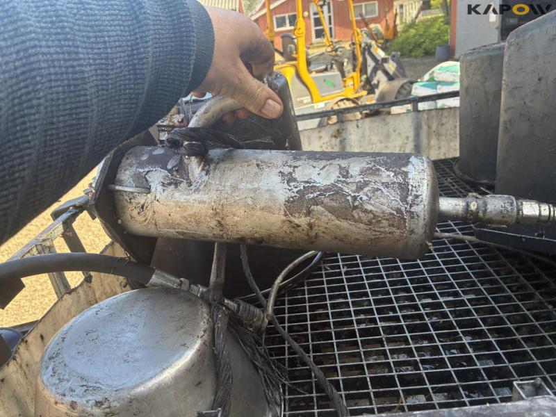 Waste oil equipment with pump 23