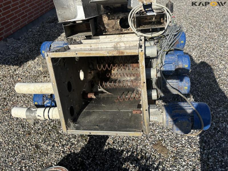 Spotmix feeding system 17