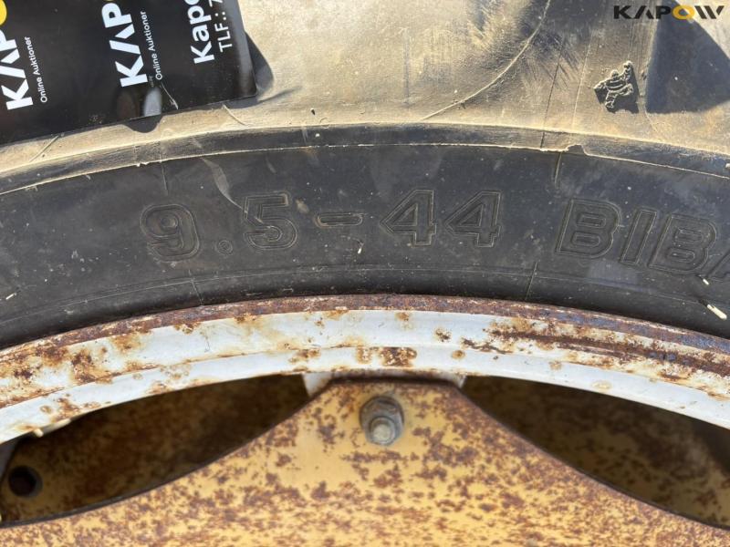 Sprayer wheel 9.5-44 7