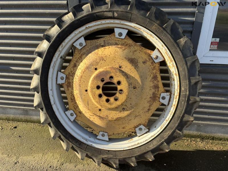 Sprayer wheel 9.5-44 12