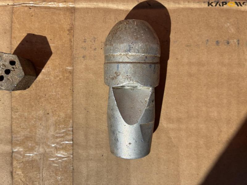 Spray nozzles 17
