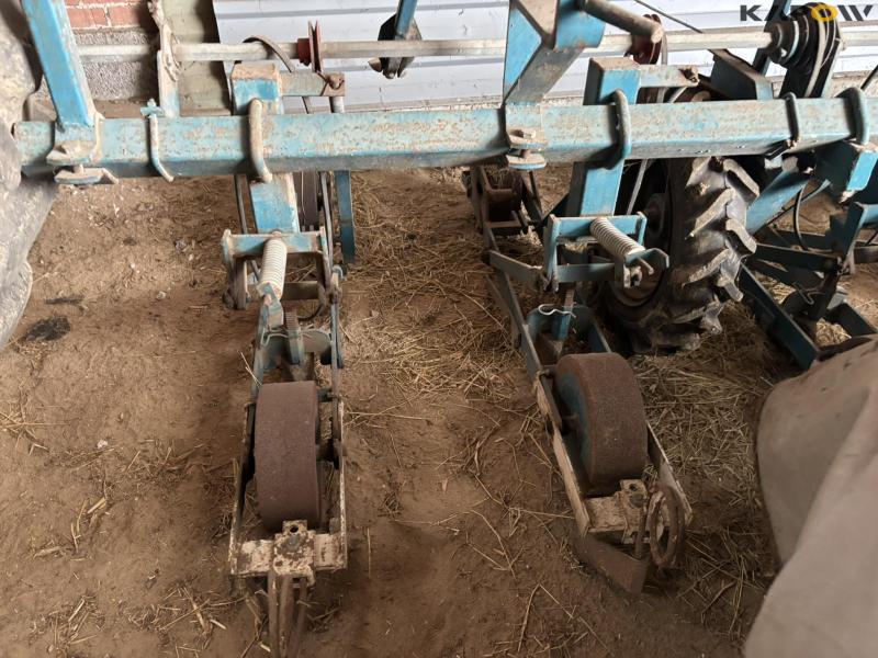 Stanhay MK II single grain seeder 7 rows 4