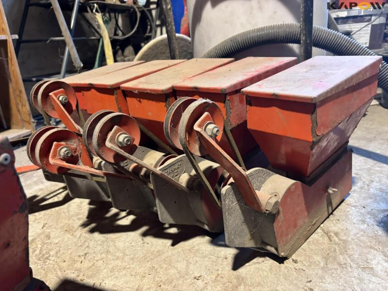 Stanhay MK II single grain seeder 7 rows 25