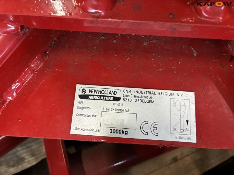 Stand for removing the feed on New Holland Fr. 8