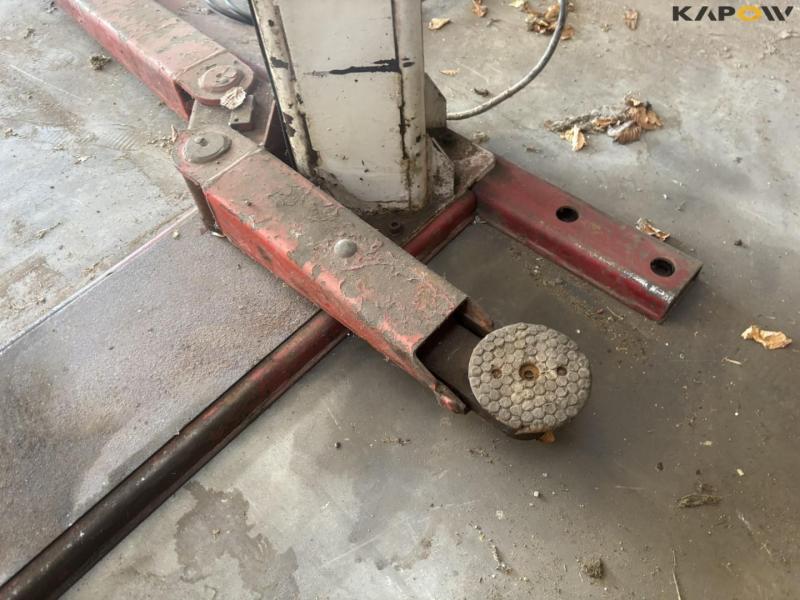 Stenhøj mascot 613 2.5ton workshop lift 9