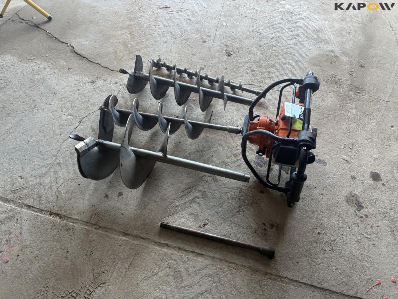 Stihl BT121 earth auger 5