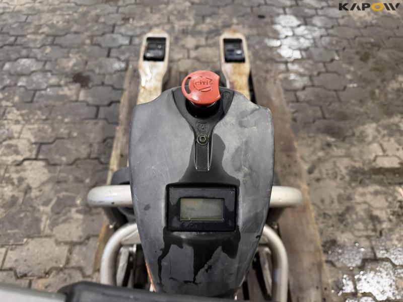 Still electric pallet truck 14