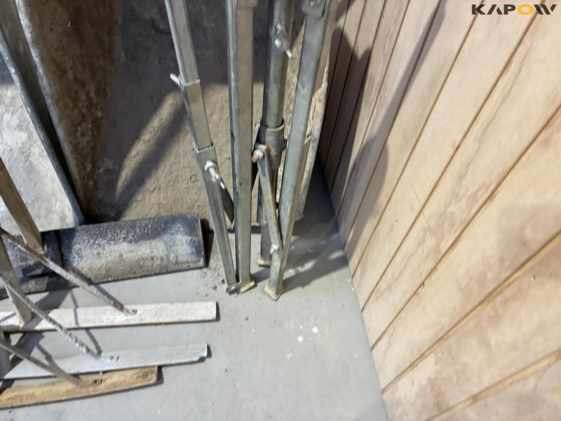 Molding and leveling equipment 6