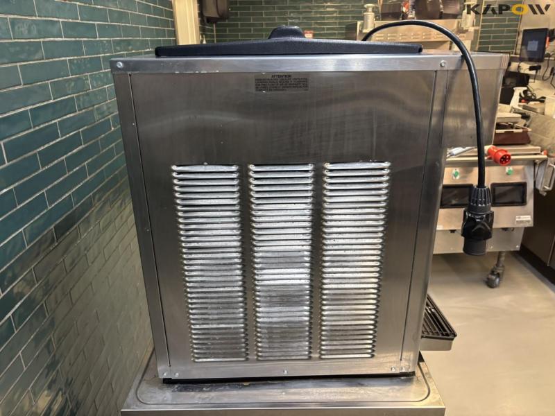 Stoelting milkshake machine 4